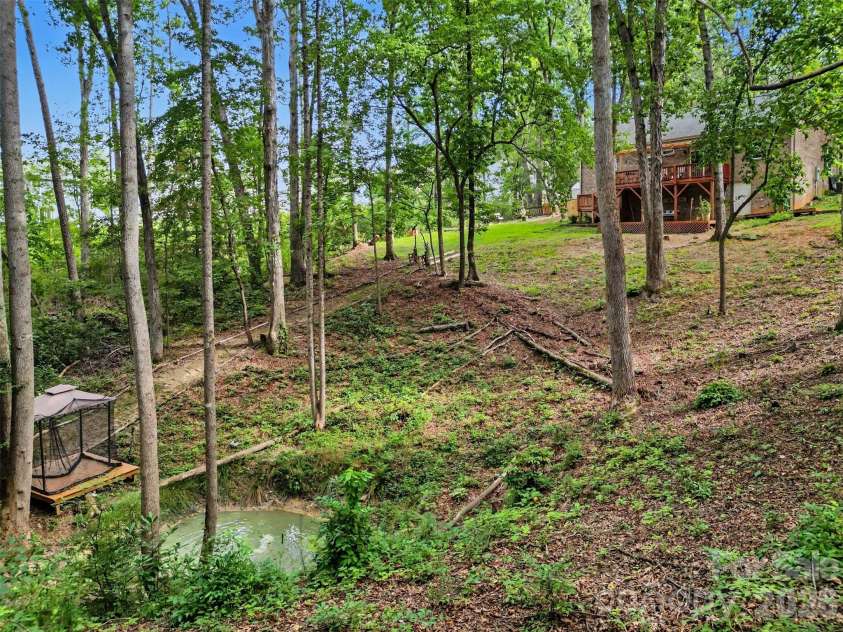 1042 Rosewood Drive, Dallas, NC 28034.  MLS# CAR4417787, YatesRealty ID 47629. 