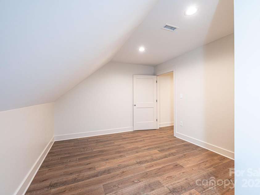 2109 6th Street, Hickory, NC 28601.  MLS# CAR4223210, YatesRealty ID 4763. 