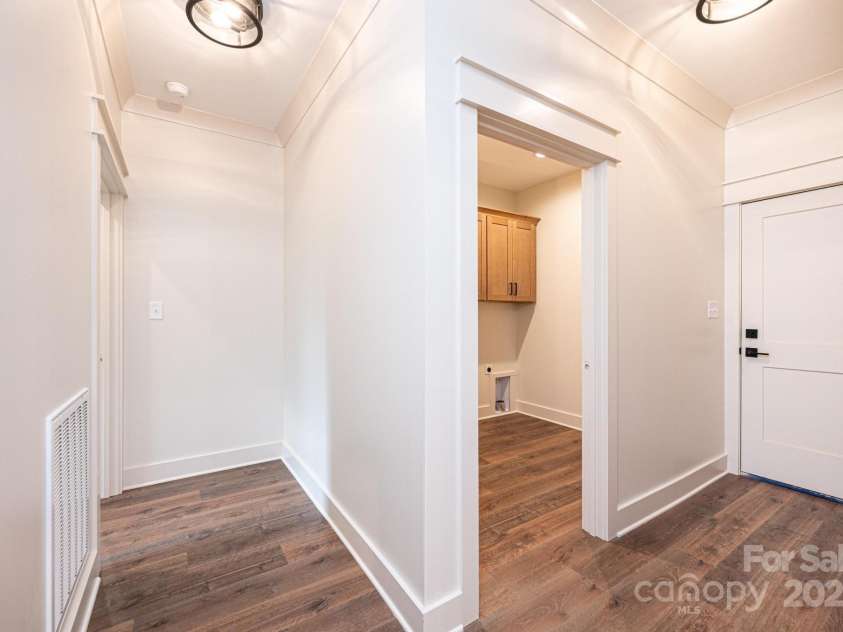 2109 6th Street, Hickory, NC 28601.  MLS# CAR4223210, YatesRealty ID 4763. 