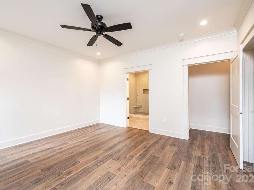 2109 6th Street, Hickory, NC 28601.  MLS# CAR4223210, YatesRealty ID 4763. 