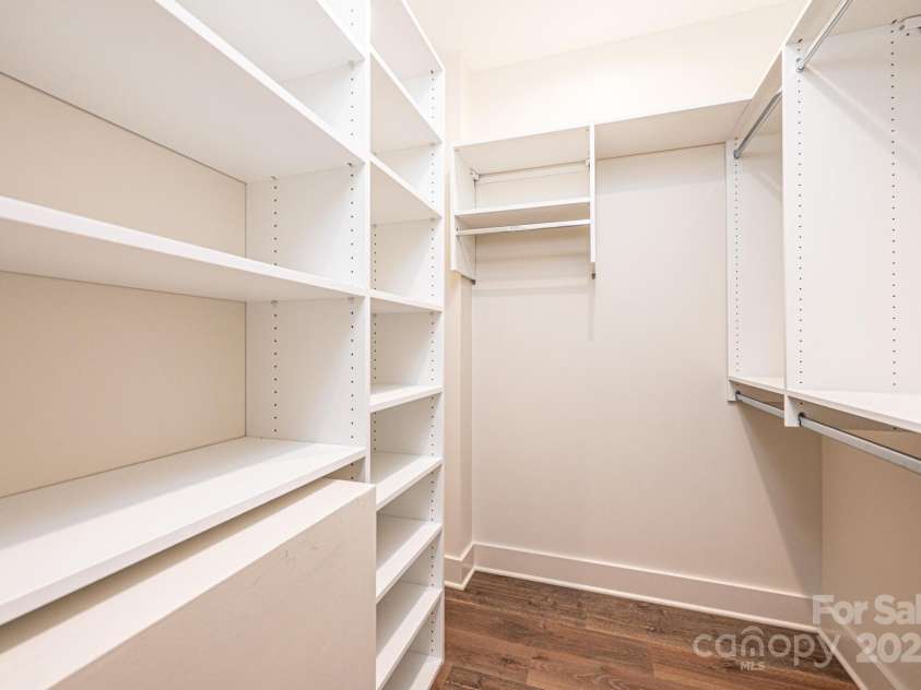 2109 6th Street, Hickory, NC 28601.  MLS# CAR4223210, YatesRealty ID 4763. 