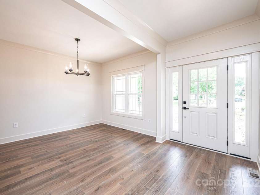 2109 6th Street, Hickory, NC 28601.  MLS# CAR4223210, YatesRealty ID 4763. 