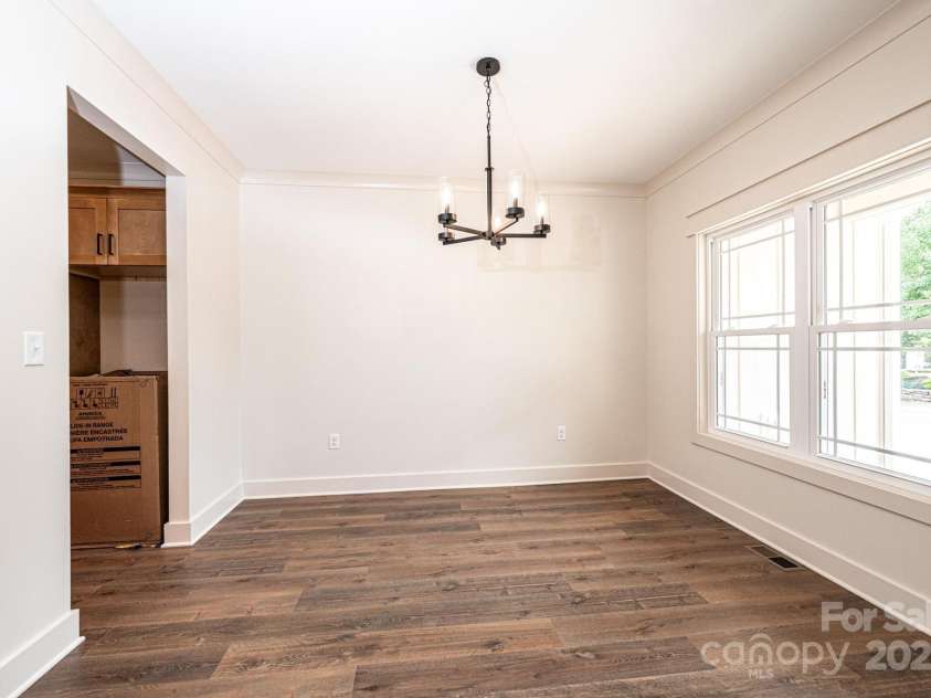 2109 6th Street, Hickory, NC 28601.  MLS# CAR4223210, YatesRealty ID 4763. 