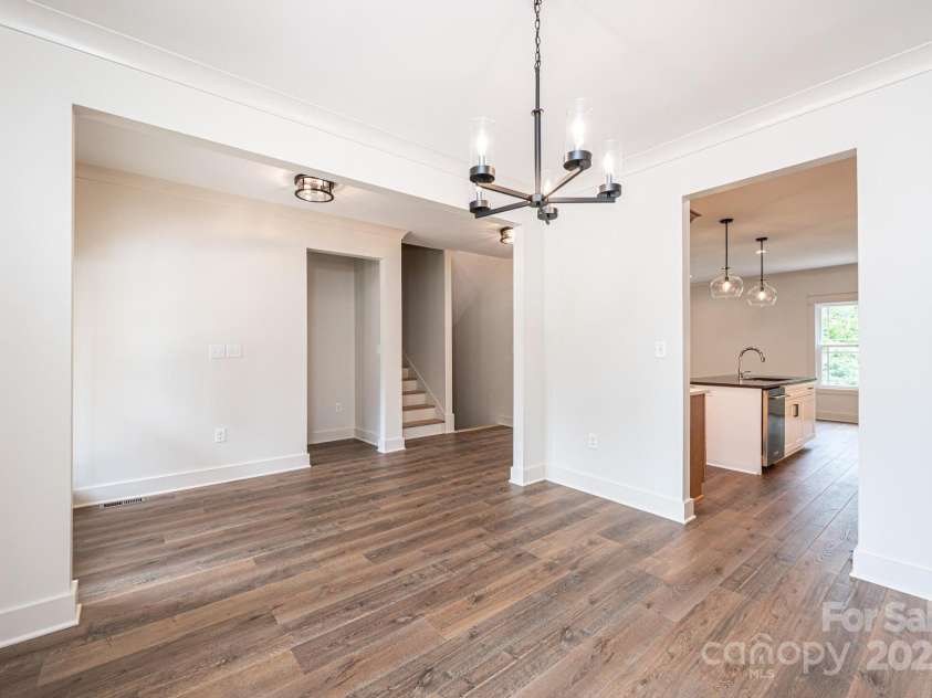 2109 6th Street, Hickory, NC 28601.  MLS# CAR4223210, YatesRealty ID 4763. 