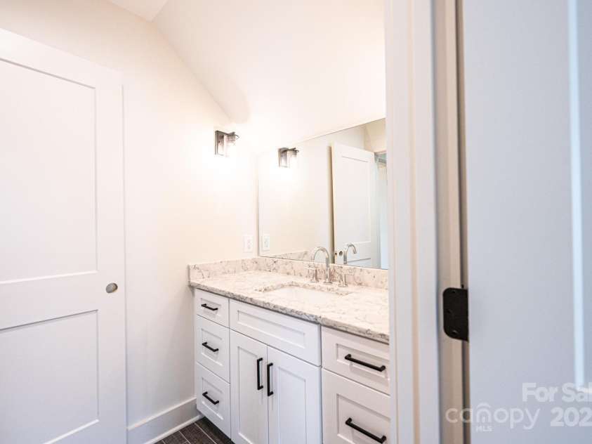 2109 6th Street, Hickory, NC 28601.  MLS# CAR4223210, YatesRealty ID 4763. 