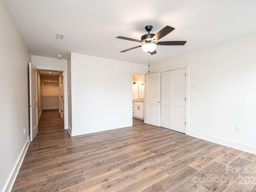 2109 6th Street, Hickory, NC 28601.  MLS# CAR4223210, YatesRealty ID 4763. 