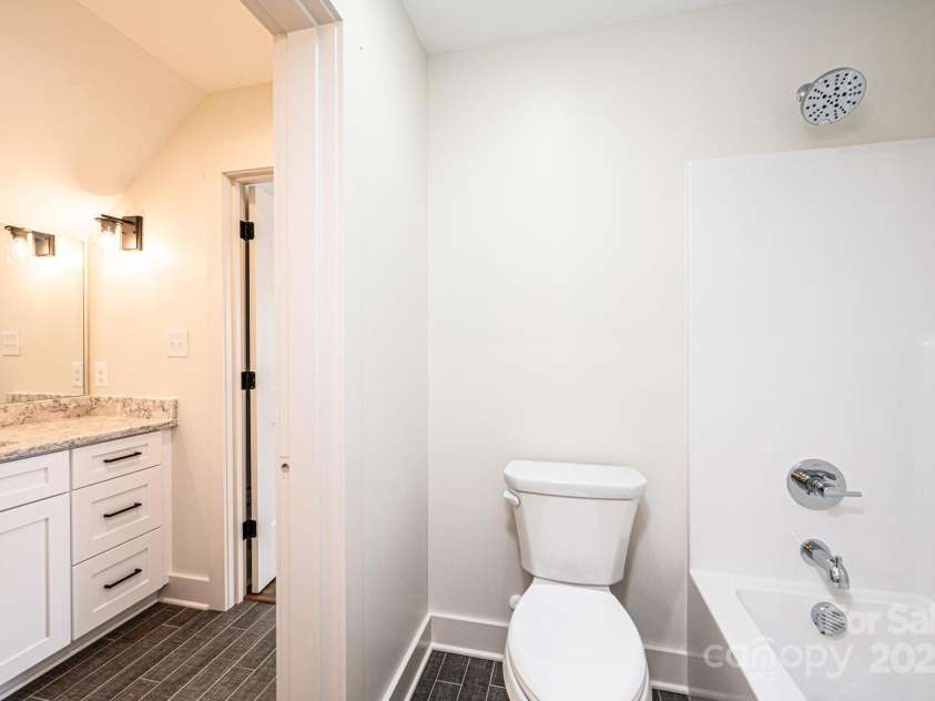 2109 6th Street, Hickory, NC 28601.  MLS# CAR4223210, YatesRealty ID 4763. 