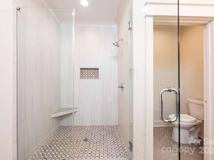 2109 6th Street, Hickory, NC 28601.  MLS# CAR4223210, YatesRealty ID 4763. 