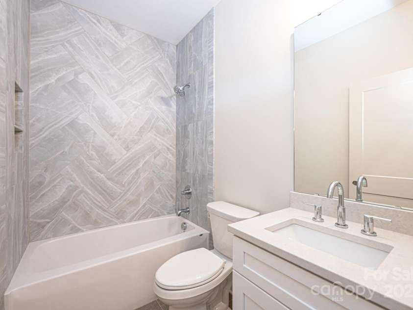 2109 6th Street, Hickory, NC 28601.  MLS# CAR4223210, YatesRealty ID 4763. 