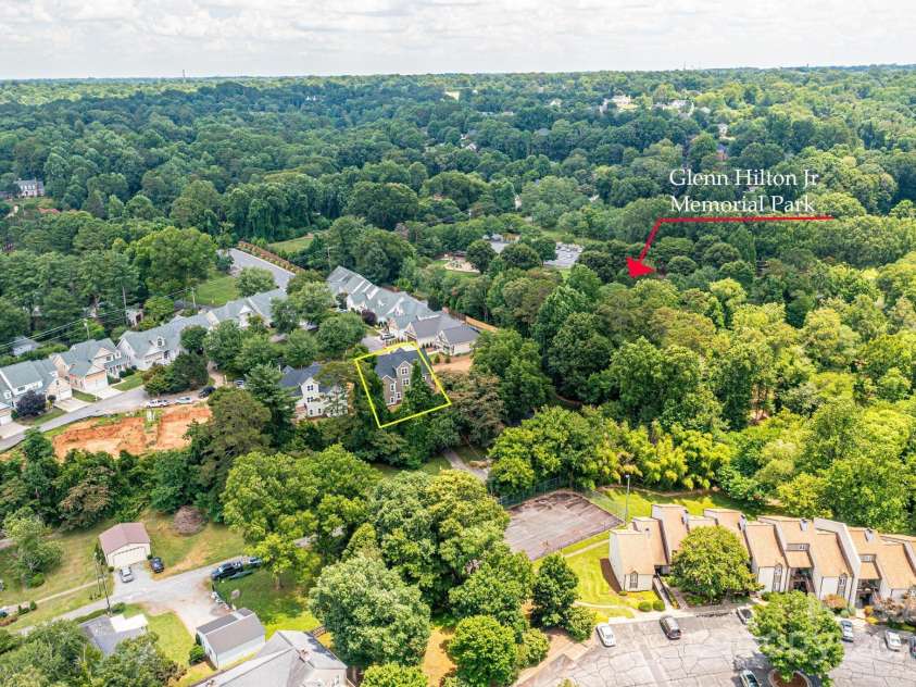 2109 6th Street, Hickory, NC 28601.  MLS# CAR4223210, YatesRealty ID 4763. 