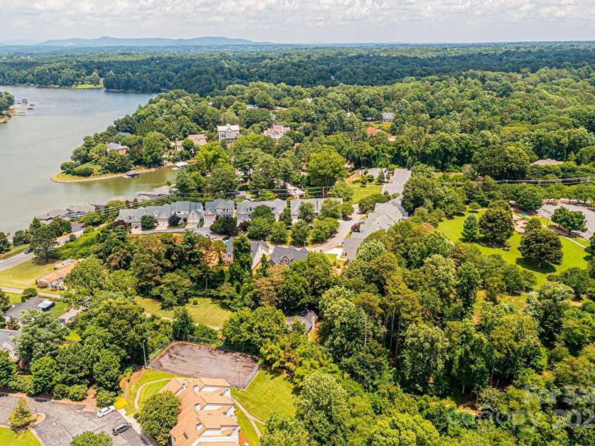 2109 6th Street, Hickory, NC 28601.  MLS# CAR4223210, YatesRealty ID 4763. 