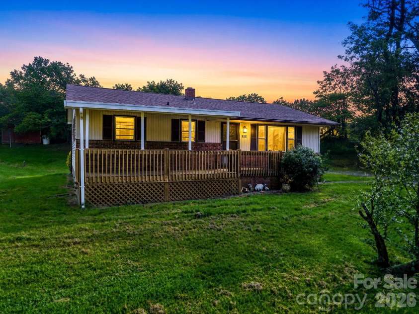 375 Bee Tree Road, Swannanoa, NC 28778.  MLS# CAR4419136, YatesRealty ID 47630. 