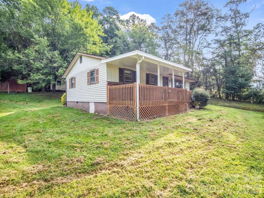 375 Bee Tree Road, Swannanoa, NC 28778.  MLS# CAR4419136, YatesRealty ID 47630. 