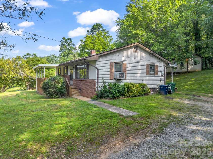 375 Bee Tree Road, Swannanoa, NC 28778.  MLS# CAR4419136, YatesRealty ID 47630. 