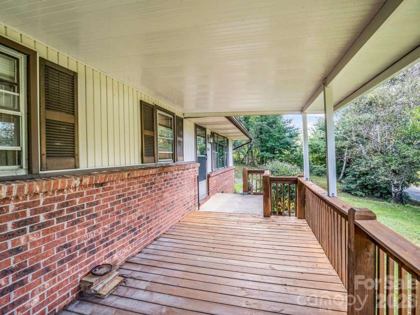 375 Bee Tree Road, Swannanoa, NC 28778.  MLS# CAR4419136, YatesRealty ID 47630. 