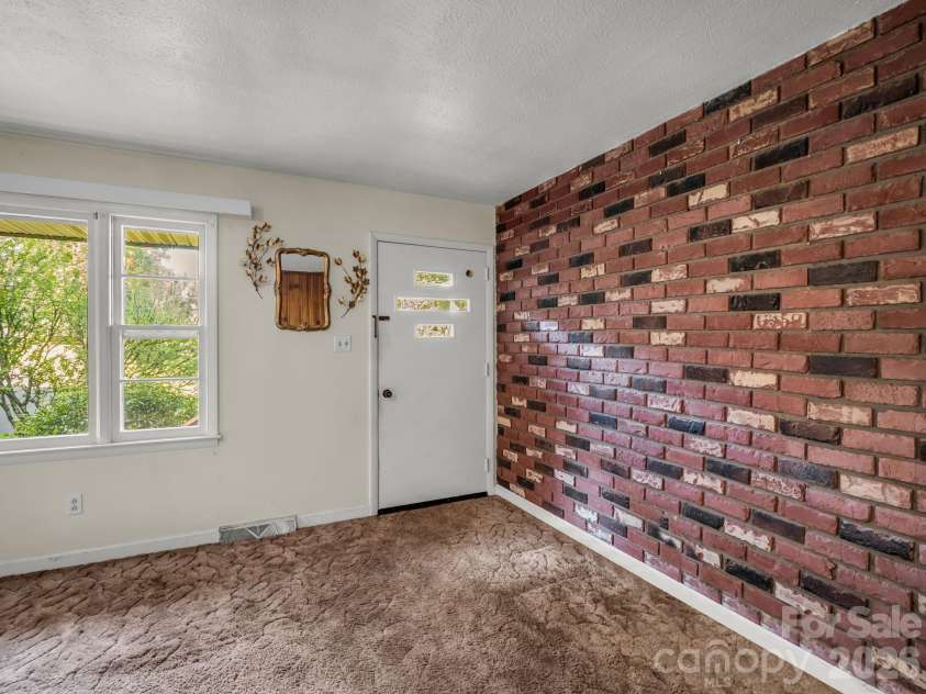 375 Bee Tree Road, Swannanoa, NC 28778.  MLS# CAR4419136, YatesRealty ID 47630. 