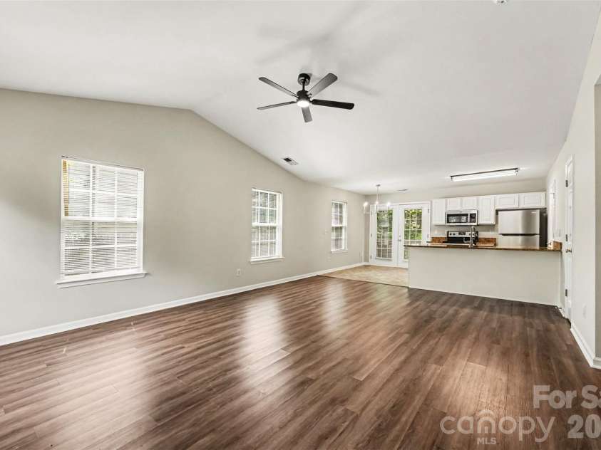 10104 Rockwood Road, Charlotte, NC 28215.  MLS# CAR4419415, YatesRealty ID 47633. 