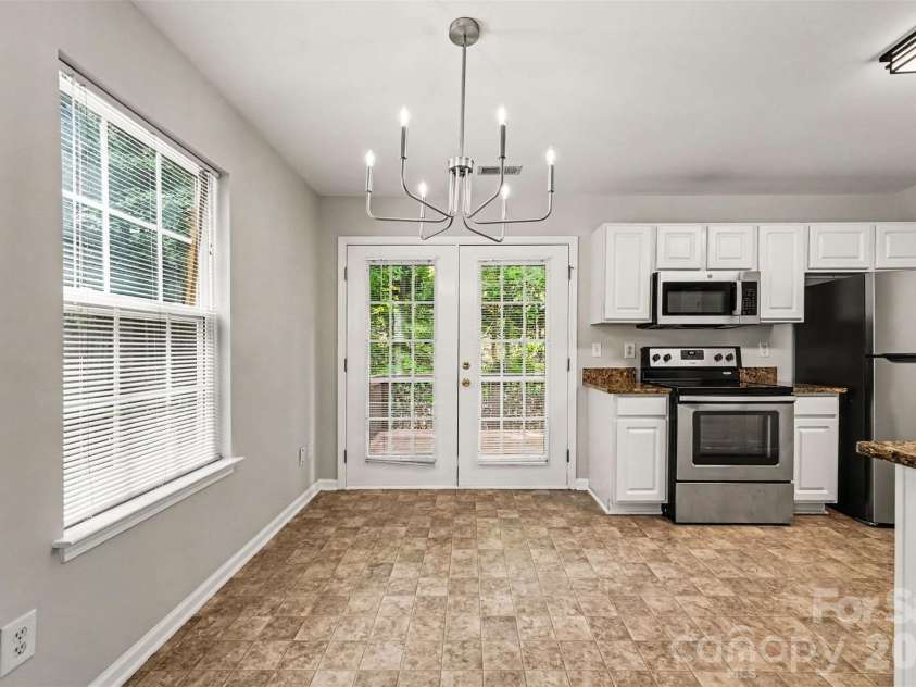 10104 Rockwood Road, Charlotte, NC 28215.  MLS# CAR4419415, YatesRealty ID 47633. 
