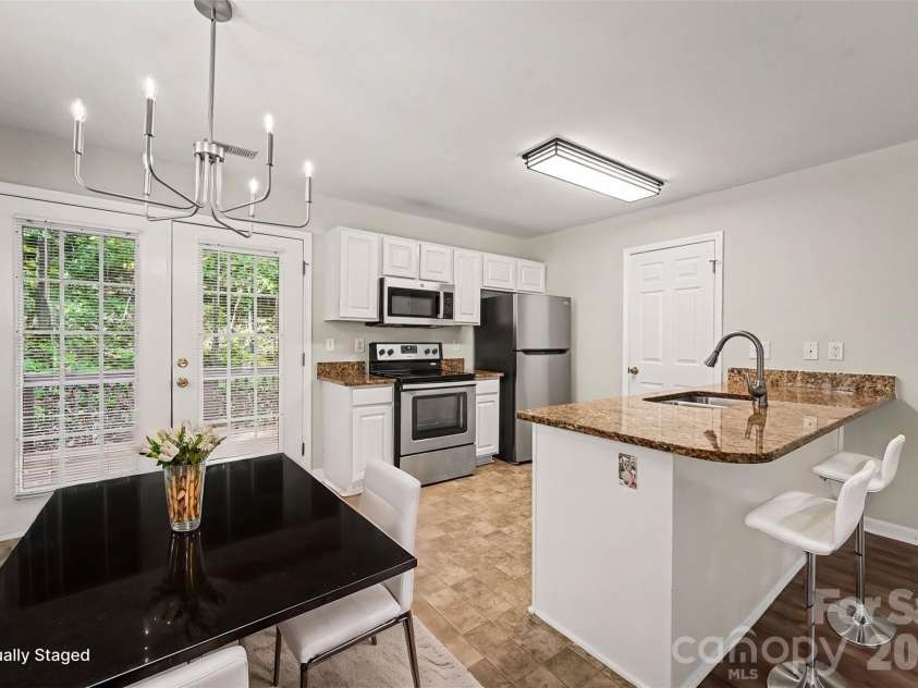 10104 Rockwood Road, Charlotte, NC 28215.  MLS# CAR4419415, YatesRealty ID 47633. 