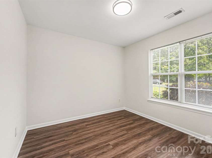 10104 Rockwood Road, Charlotte, NC 28215.  MLS# CAR4419415, YatesRealty ID 47633. 