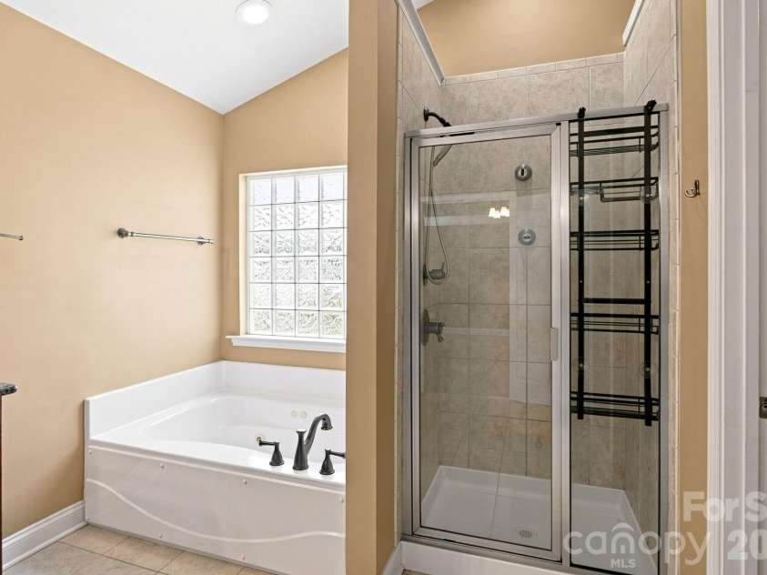 9770 Turning Wheel Drive, Charlotte, NC 28214.  MLS# CAR4418551, YatesRealty ID 47634. 