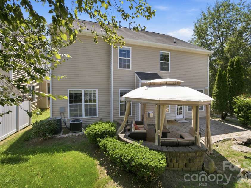 9770 Turning Wheel Drive, Charlotte, NC 28214.  MLS# CAR4418551, YatesRealty ID 47634. 