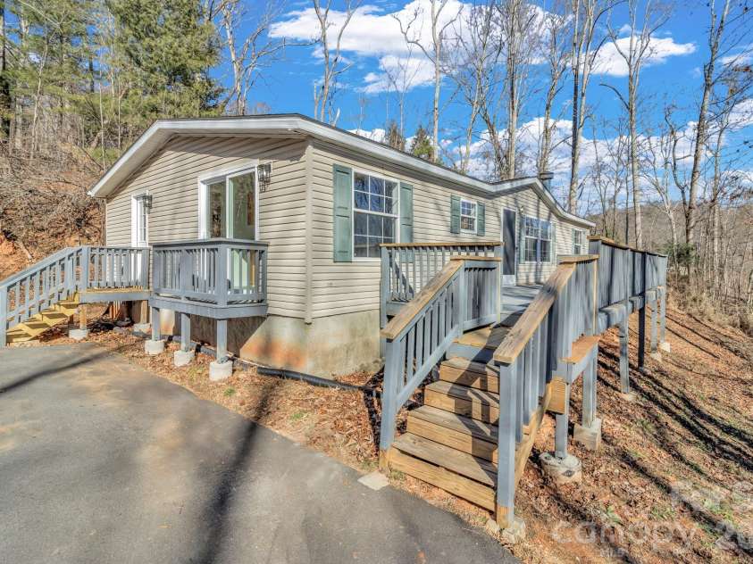 30 Pinners Cove Road, Asheville, NC 28803.  MLS# CAR4419302, YatesRealty ID 47636. 