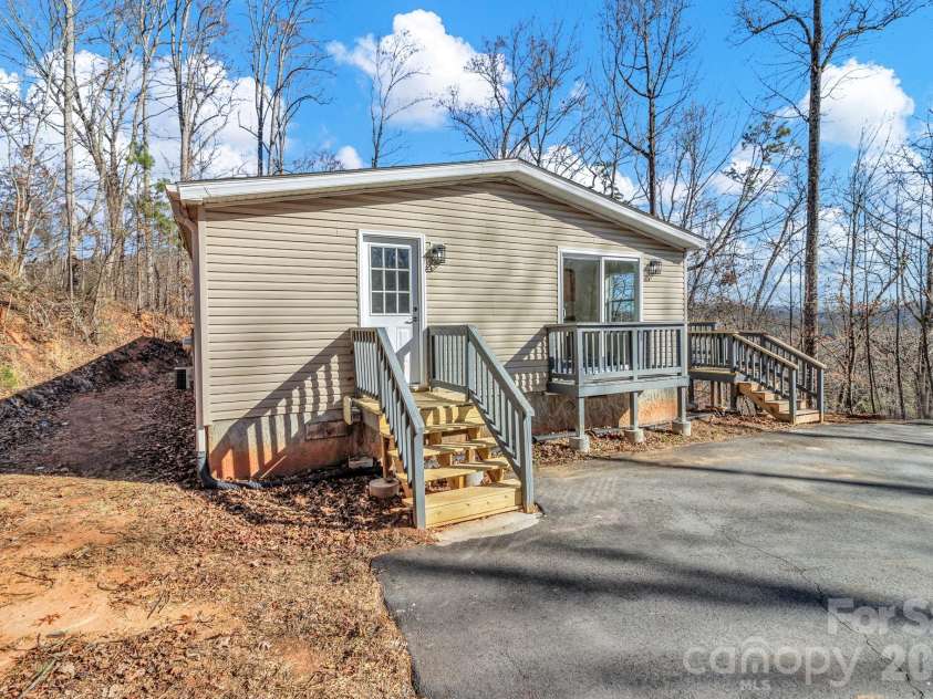 30 Pinners Cove Road, Asheville, NC 28803.  MLS# CAR4419302, YatesRealty ID 47636. 
