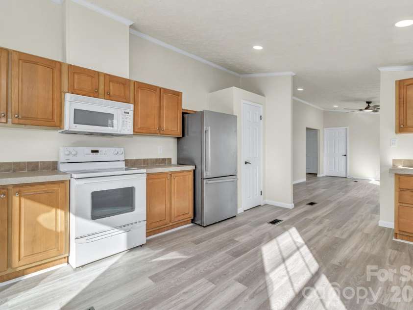 30 Pinners Cove Road, Asheville, NC 28803.  MLS# CAR4419302, YatesRealty ID 47636. 
