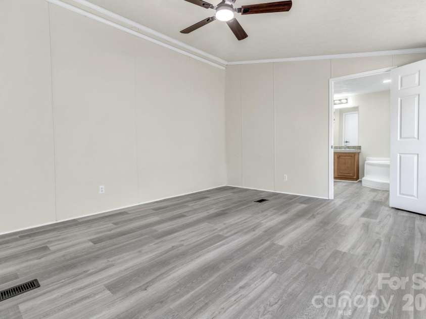 30 Pinners Cove Road, Asheville, NC 28803.  MLS# CAR4419302, YatesRealty ID 47636. 