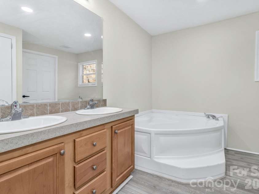 30 Pinners Cove Road, Asheville, NC 28803.  MLS# CAR4419302, YatesRealty ID 47636. 