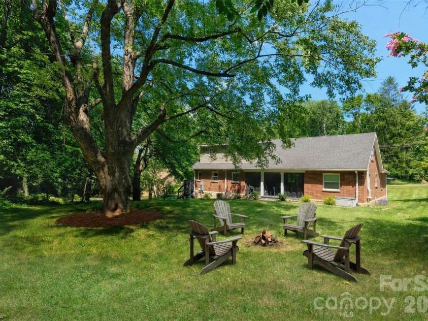 317 Balsam Drive, Waynesville, NC 28786.  MLS# CAR4405537, YatesRealty ID 47637. 