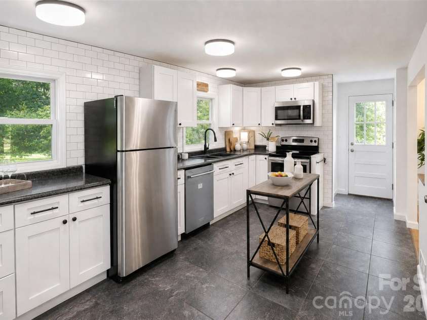 317 Balsam Drive, Waynesville, NC 28786.  MLS# CAR4405537, YatesRealty ID 47637. 