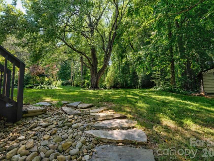317 Balsam Drive, Waynesville, NC 28786.  MLS# CAR4405537, YatesRealty ID 47637. 