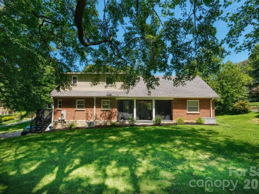 317 Balsam Drive, Waynesville, NC 28786.  MLS# CAR4405537, YatesRealty ID 47637. 