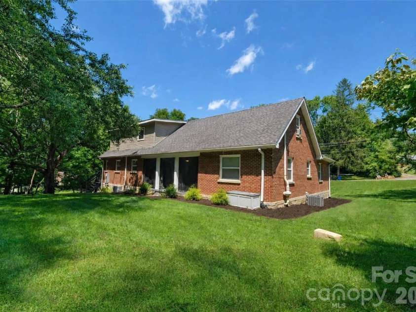 317 Balsam Drive, Waynesville, NC 28786.  MLS# CAR4405537, YatesRealty ID 47637. 