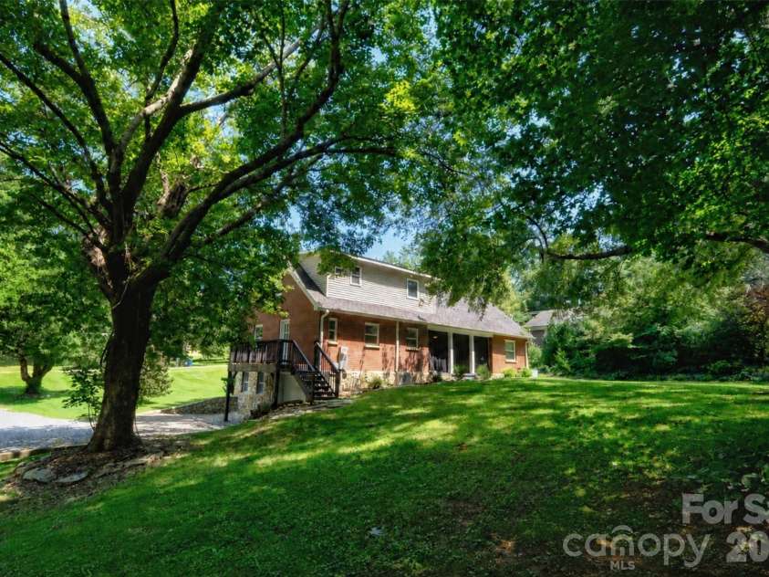 317 Balsam Drive, Waynesville, NC 28786.  MLS# CAR4405537, YatesRealty ID 47637. 