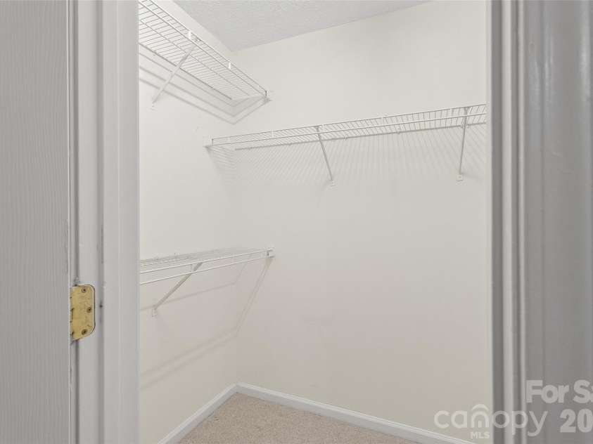 610 Pennwood Lane, Charlotte, NC 28215.  MLS# CAR4415990, YatesRealty ID 47638. 