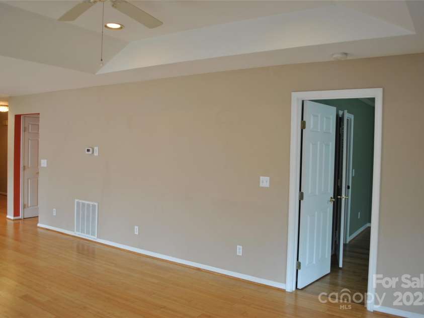 153 Ewbank Garden Drive, Hendersonville, NC 28791.  MLS# CAR4228838, YatesRealty ID 4764. 