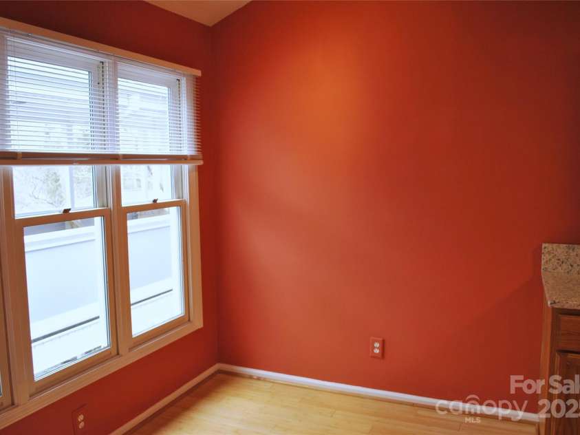 153 Ewbank Garden Drive, Hendersonville, NC 28791.  MLS# CAR4228838, YatesRealty ID 4764. Breakfast area