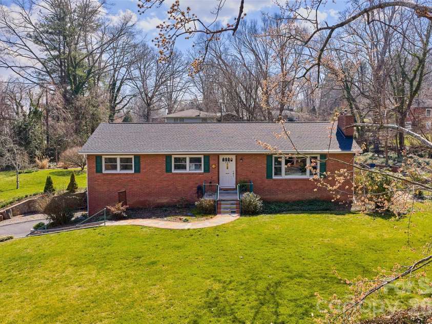 3123 Cheryl Drive, Hendersonville, NC 28792.  MLS# CAR4355756, YatesRealty ID 4764. 