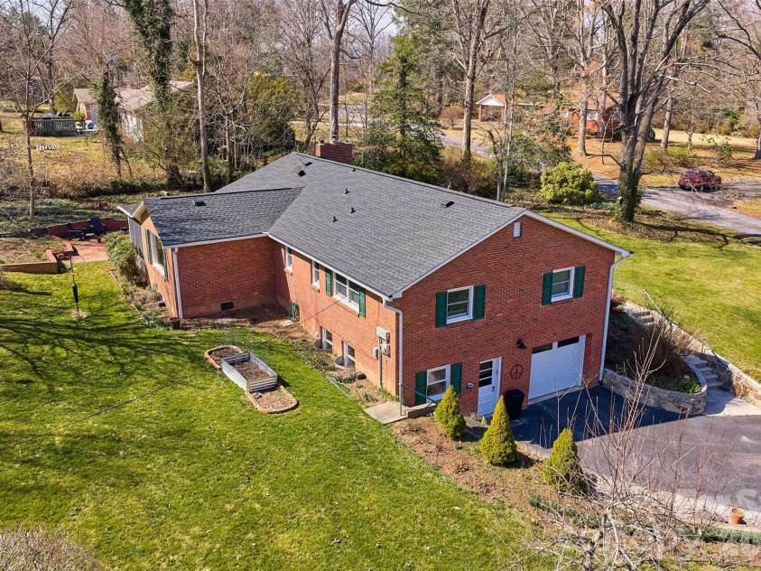 3123 Cheryl Drive, Hendersonville, NC 28792.  MLS# CAR4355756, YatesRealty ID 4764. 