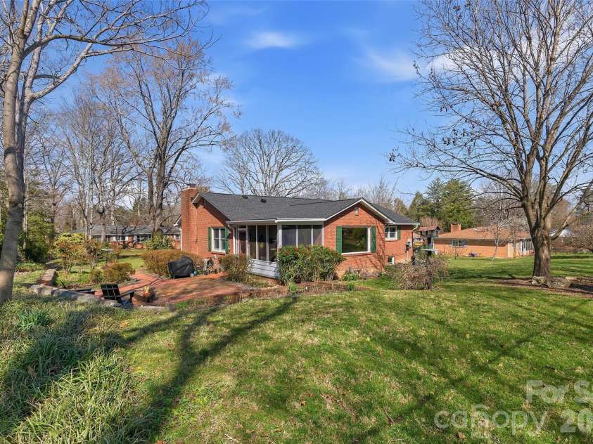 3123 Cheryl Drive, Hendersonville, NC 28792.  MLS# CAR4355756, YatesRealty ID 4764. 