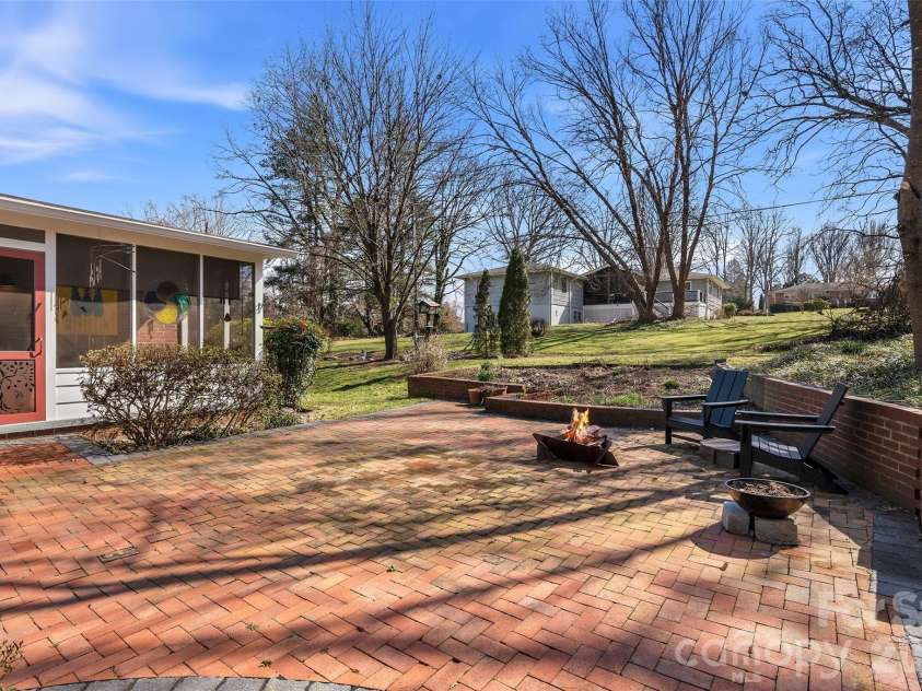 3123 Cheryl Drive, Hendersonville, NC 28792.  MLS# CAR4355756, YatesRealty ID 4764. 