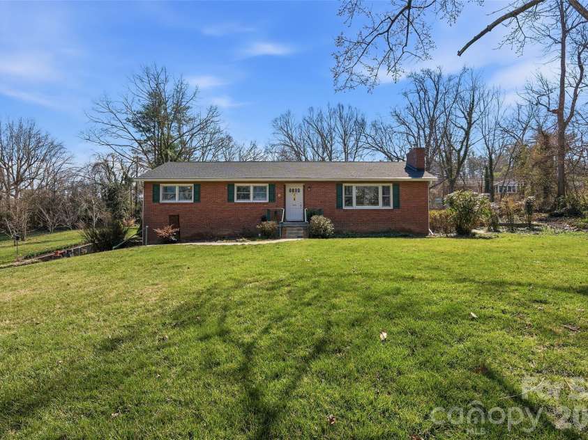 3123 Cheryl Drive, Hendersonville, NC 28792.  MLS# CAR4355756, YatesRealty ID 4764. 