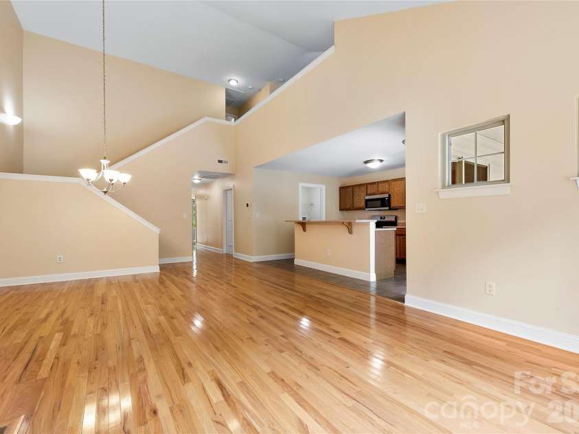 156 B Wash Creek Drive, Hendersonville, NC 28739.  MLS# CAR4417230, YatesRealty ID 47640. 