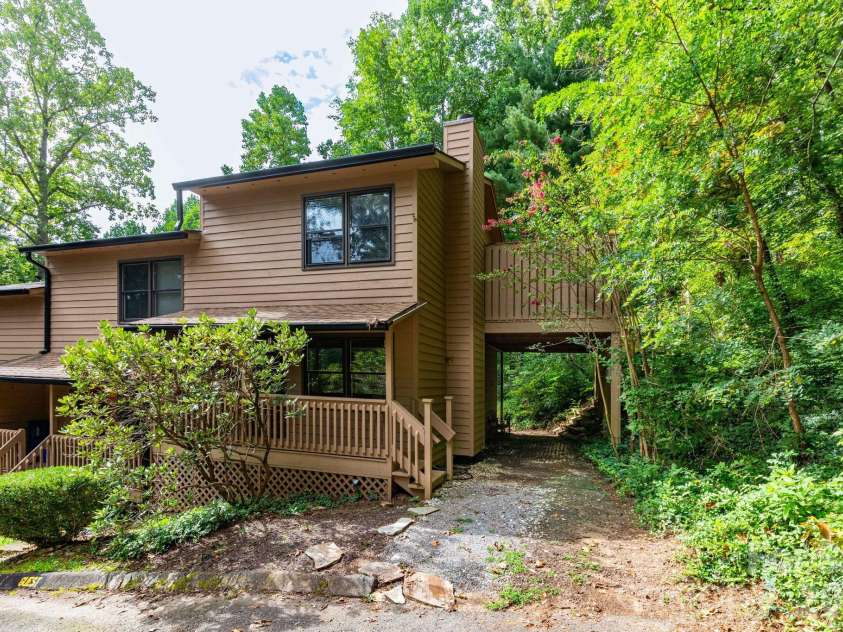 404 Buck Cove Terrace, Asheville, NC 28805.  MLS# CAR4418908, YatesRealty ID 47641. 