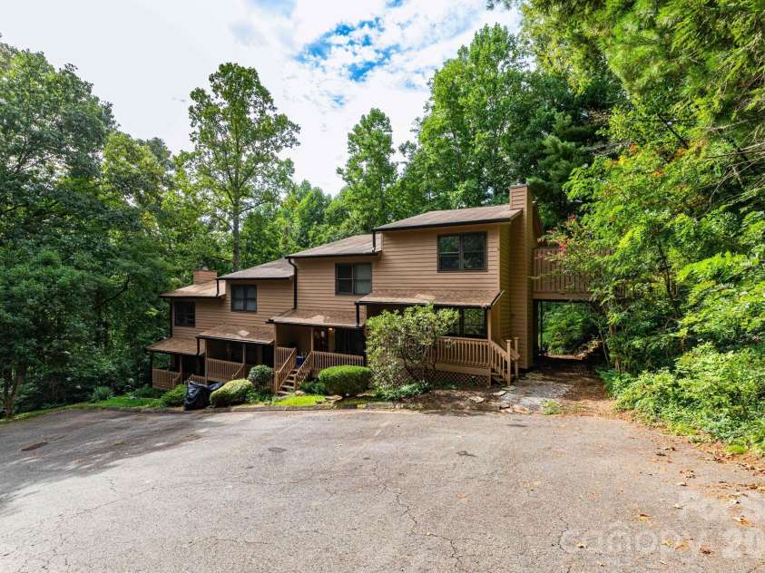 404 Buck Cove Terrace, Asheville, NC 28805.  MLS# CAR4418908, YatesRealty ID 47641. 