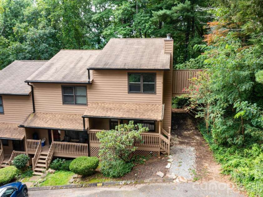 404 Buck Cove Terrace, Asheville, NC 28805.  MLS# CAR4418908, YatesRealty ID 47641. 