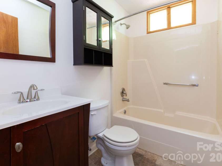 404 Buck Cove Terrace, Asheville, NC 28805.  MLS# CAR4418908, YatesRealty ID 47641. 